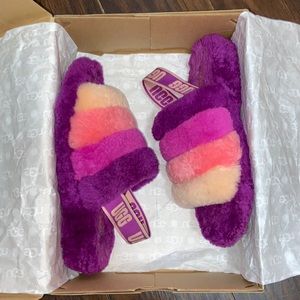 Fluff YEAH Slide - UGG - MAKE AN OFFER!
